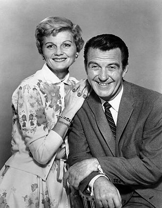 330px-June_and_Ward_Cleaver_Leave_it_to_Beaver_1958